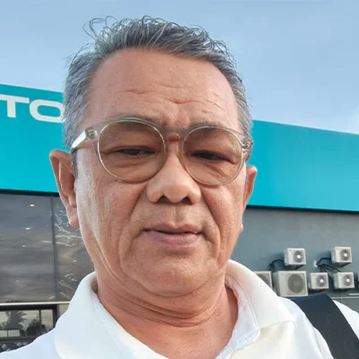 Proton Sales Advisor Juhairi